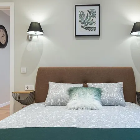 Friends And Family Vacation Apartment